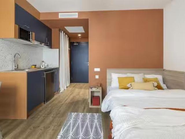 Encantador Habitación en Carrer de l'Arquitecte Alfaro, Poblad.