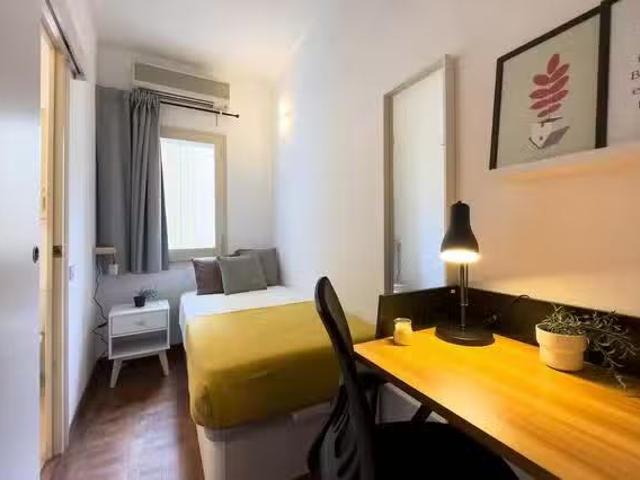 ¡En alquiler! Habitación en Carrer de Roger de Llúria