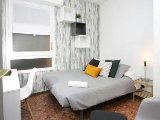 Encantador Habitación en Carrer de Roger de Llúria, Dreta de l.