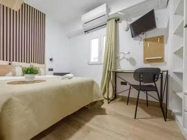 Encantador Habitación en Carrer del Doctor Vicent Zaragoza, Be.