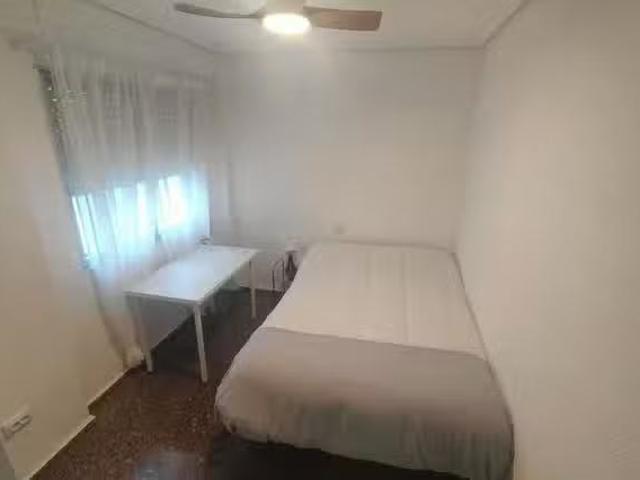 Acogedor Habitación en Carrer del Duc de Mandas