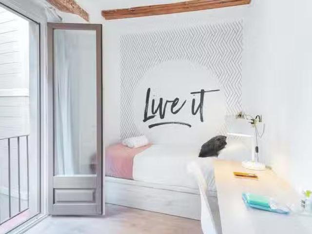 ¡En alquiler! Habitación en Carrer dels Escudellers