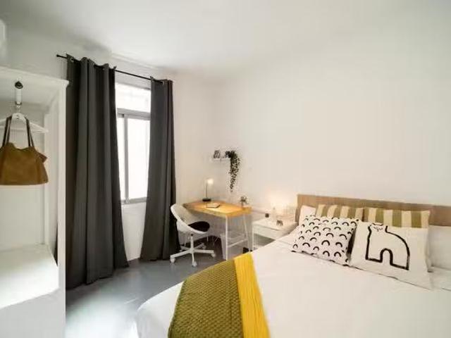 Encantador Habitación en Carrer Pizarro, El Pla del Remei