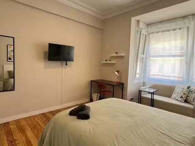 Encantador Habitación en Areiltza Doktorearen Zumarkalea, Abando