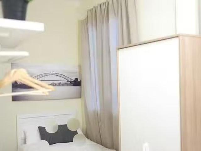¡Renta! Habitación en Avenida de la Reina Victoria, Tetuán