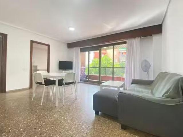 Bonito Habitación en Avinguda de la Constitució, Morvedre