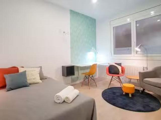 ¡Recién llegado! Habitación en Avinguda de la Riera de Cassoles