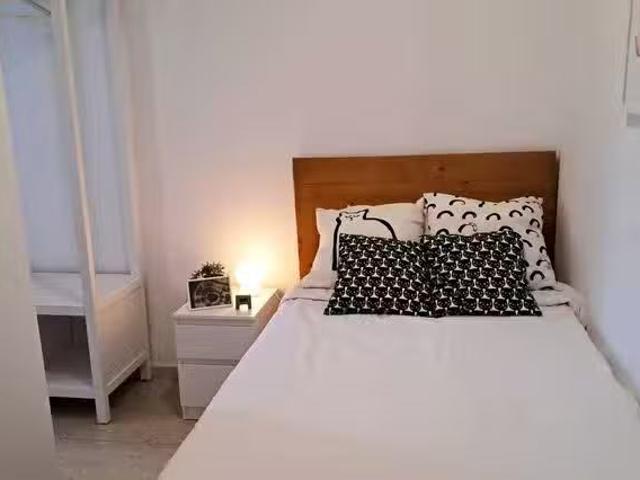 Bonito Habitación en Avinguda del Primat Reig