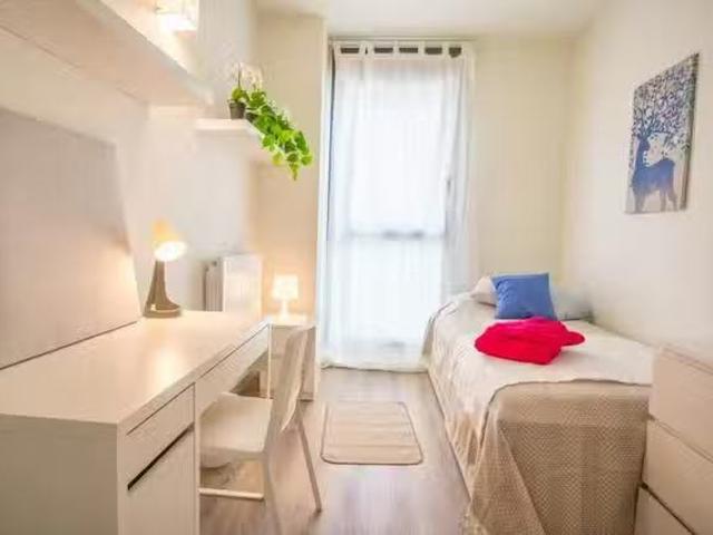 ¡Oferta! Habitación en Passeig de la Zona Franca, Sants Montjuïc