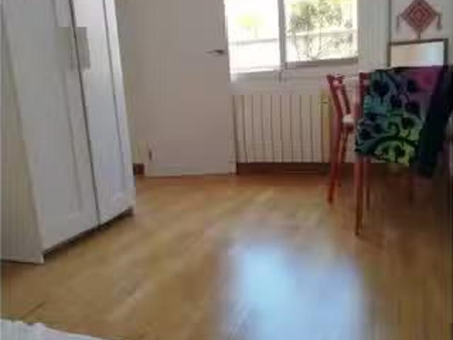 Encantador Habitación en piso compartido en alquiler en Sant A.