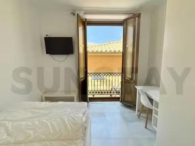 Único Habitación en Plaça de la Reina, La Seu