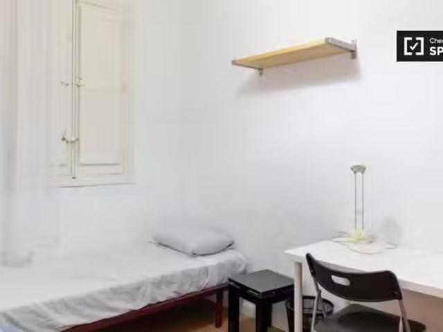 Bonito Habitación en Ríos Rosas, Madrid en alquiler