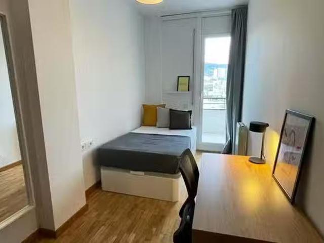 Bonito Habitación en Travessera de les Corts
