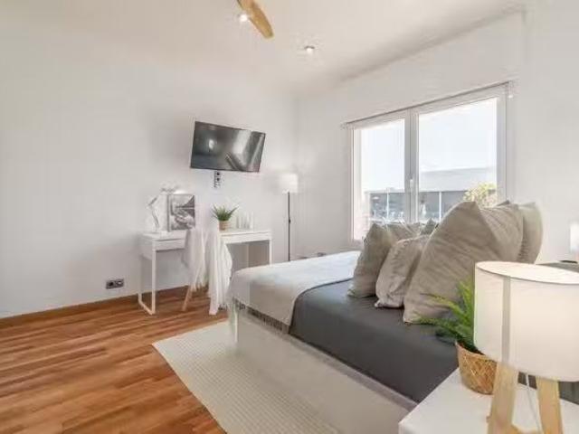 ¡Oferta! Habitación en Via Augusta