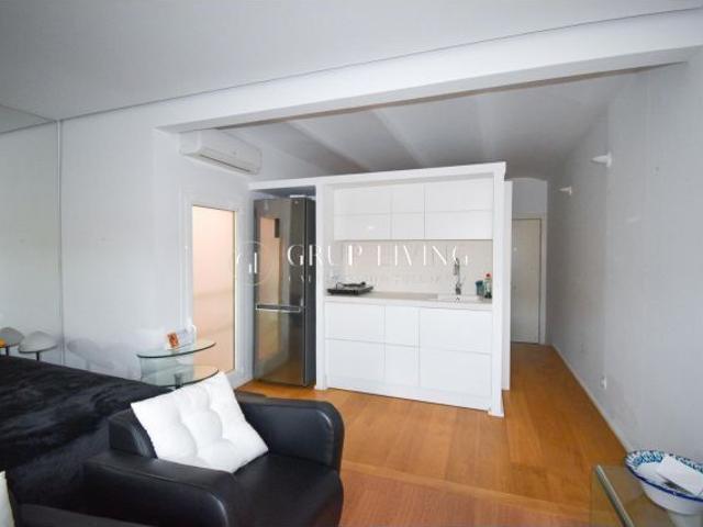 ENCANTADOR LOFT CON TERRAZA EN EL CORAZON DE SITGES
