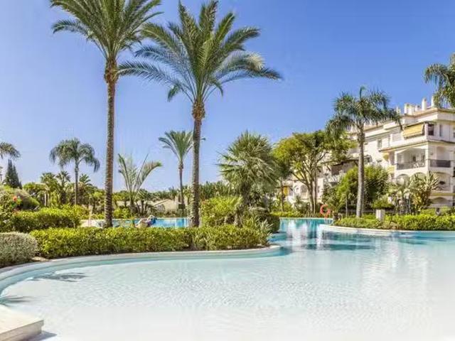 ¡Oferta! Piso de 1 habitación en Avenida Bulevar Ashmawi, Urba.