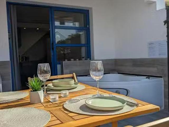 Bonito Piso de 1 habitación en Avenida Touroperador Neckermann.