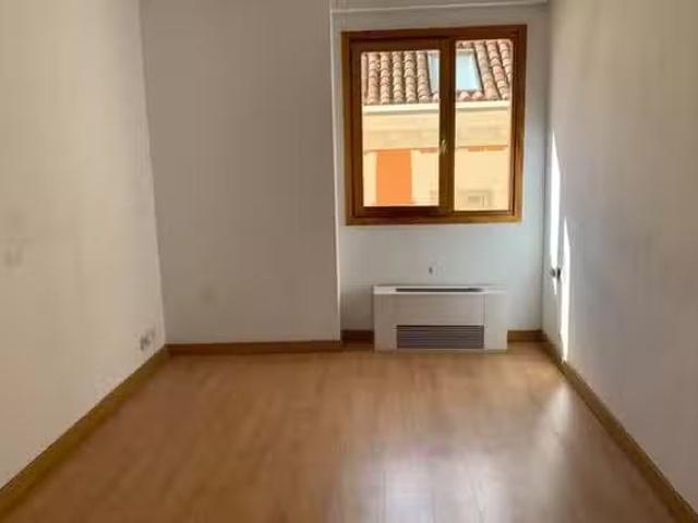 ¡Recién llegado! Piso de 1 habitación en Calle de San Bernardo