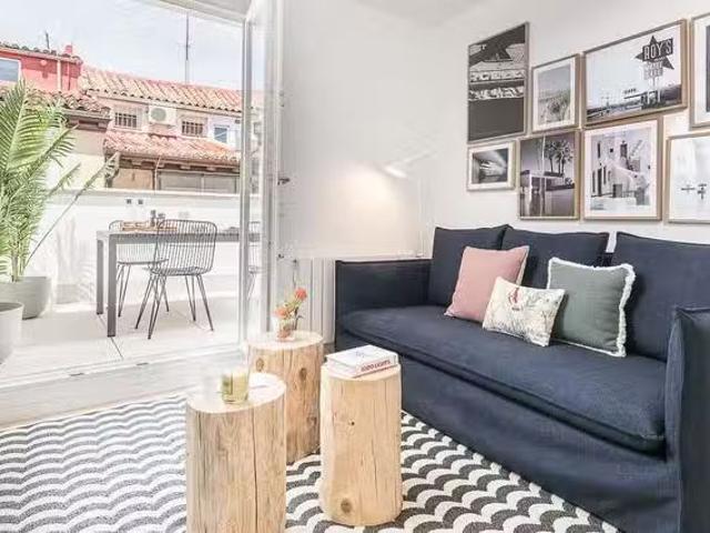 ¡Recién llegado! Piso de 1 habitación en Calle de San Carlos