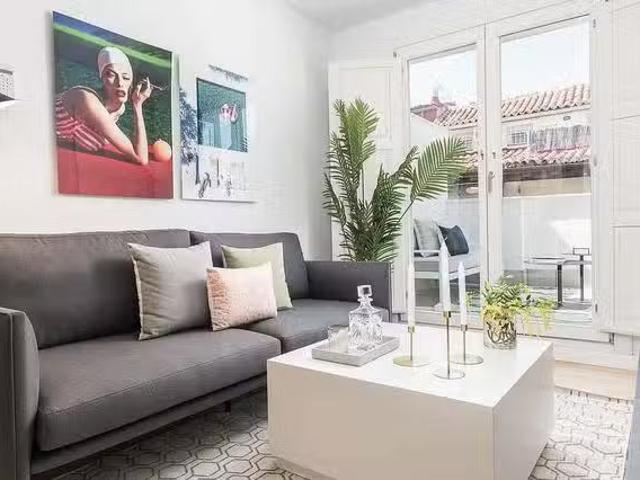 Barato Piso de 1 habitación en Calle de San Carlos