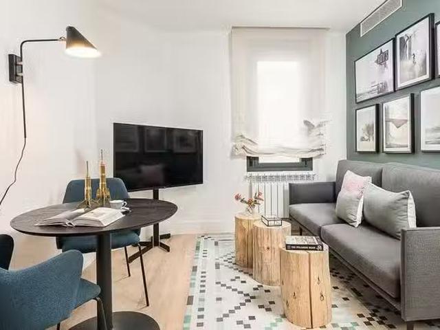 ¡En alquiler! Piso de 1 habitación en Calle del Doctor Castelo