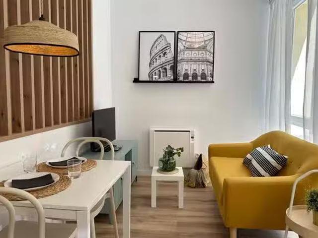¡Oferta! Piso de 1 habitación en Calle Fernando Mora