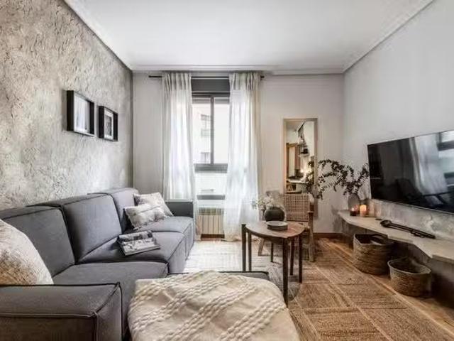 Nuevo Piso de 1 habitación en Calle Tomás López, Goya