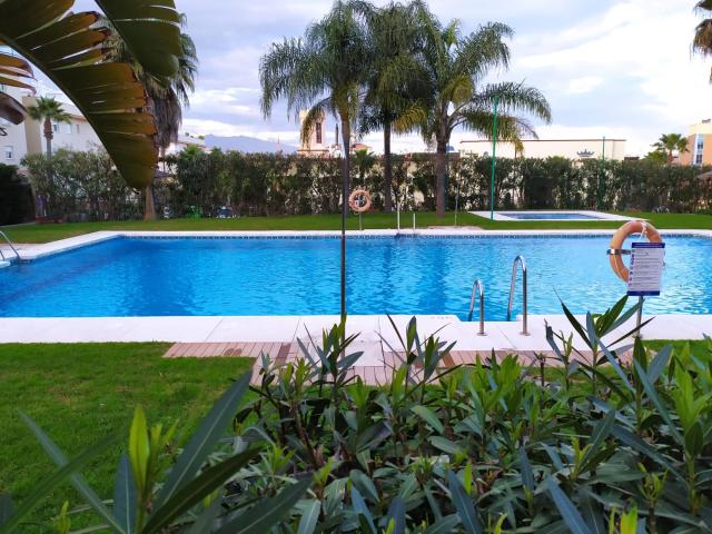 Encantador Piso en Estepona con Vistas al Mar