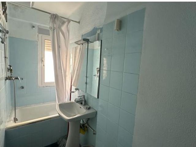 Encantador Piso en San Felipe, Cádiz ¡Tu Oportunidad de Rehabilitar a Tu Estilo!