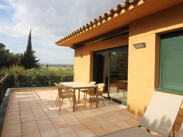Encantador piso en venta, en Torremirona Golf&Resort en Navata