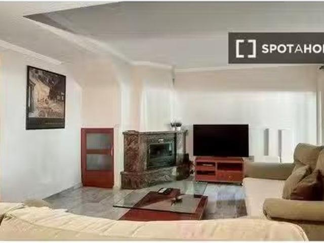 Nuevo Se alquila chalet de 3 habitaciones en Rincón de la Vict.