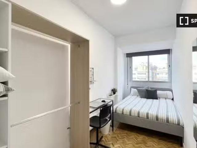 ¡Renta! Se alquila habitación en Cuatro Caminos, Madrid