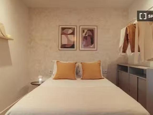 ¡En alquiler! Se alquila habitación en piso compartido en Barc.