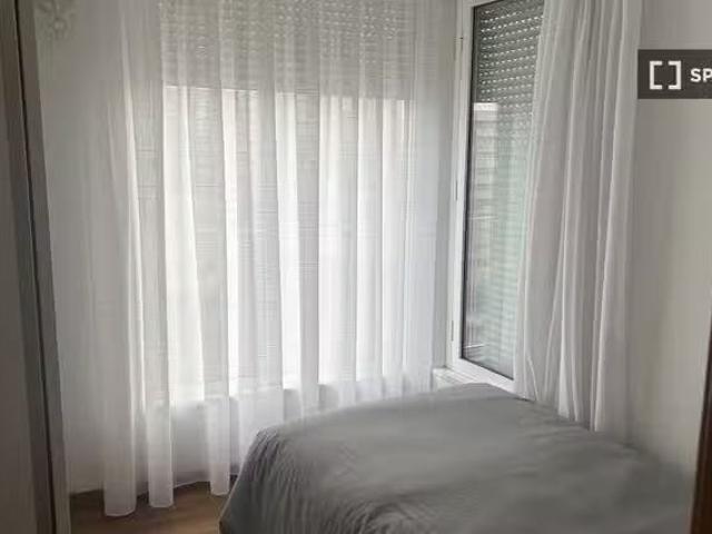 ¡Renta! Se alquila habitación en piso compartido en Sant Adrià.