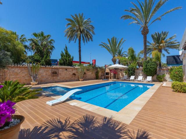 Encantadora villa única en Punta Prima, Orihuela Costa