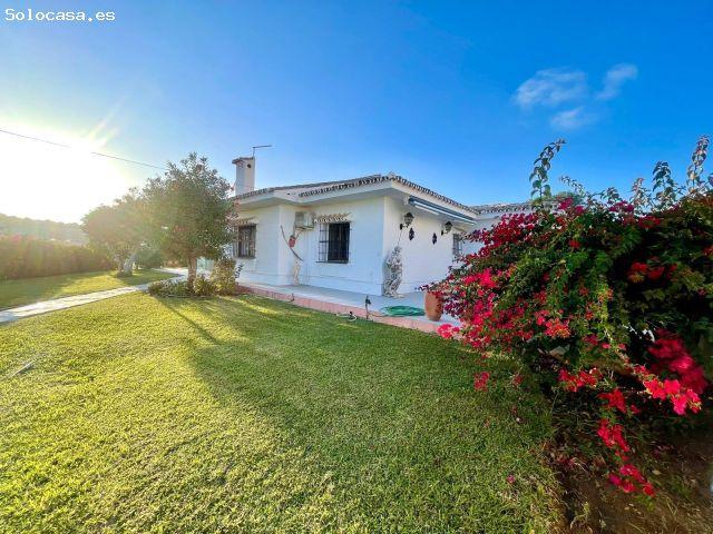 Encantadora villa con jardín y orientación suroeste en La Cala de Mijas