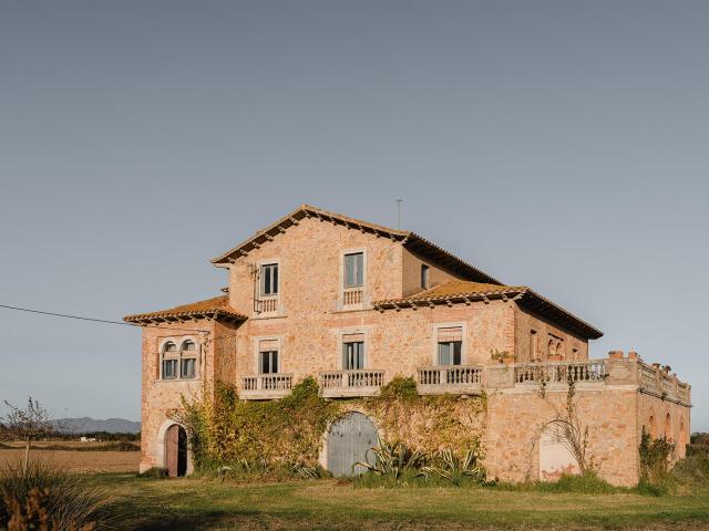 Encantadora villa del s.XX a pocos kilómetros del mar y con. 800m² Albóns