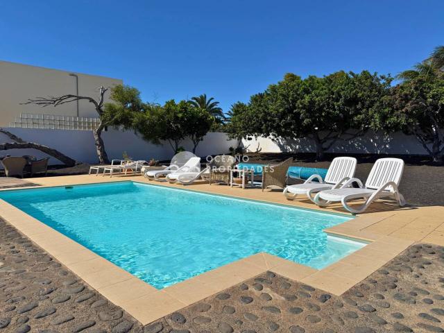 Encantadora villa en venta en Costa Teguise