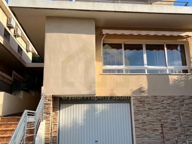 ENCANTADORA VILLA EN EL ALBIR