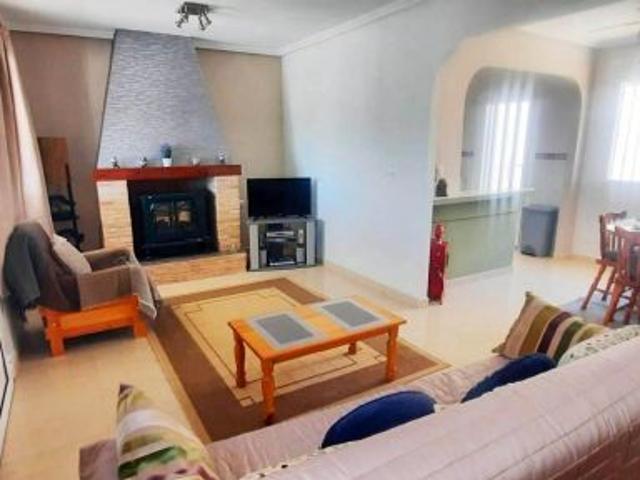 Encantadora villa estilo Rebecca de 2 dormitorios con despejadas vistas al campo