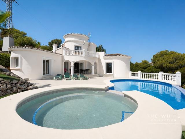 Encantadora villa mediterránea de 3 habitaciones con vistas. 165m² Jávea Xabia