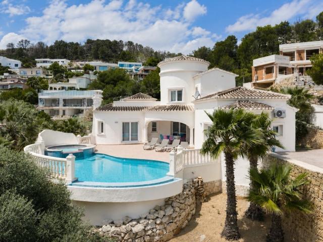 Encantadora Villa Mediterránea de 3 habitaciones con Vistas. 255m² Jávea Xabia