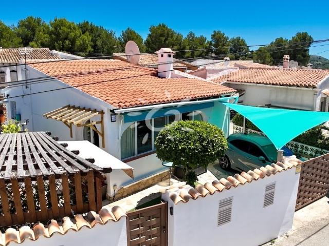 Encantadora villa reformada en La Sabatera, Moraira Situada. 72m² Moraira