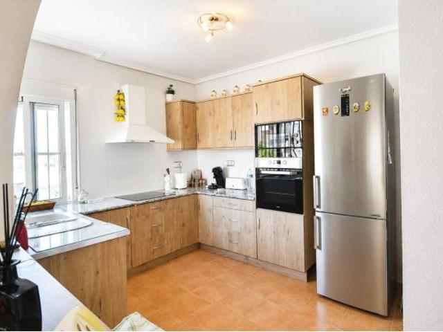 Encantadora vivienda de esquina con 2 dormitorios y orientación sur en Montebello – Algorfa