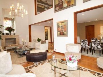 Encantadora y moderna casa como de estreno en calle tranquila El Cortijo