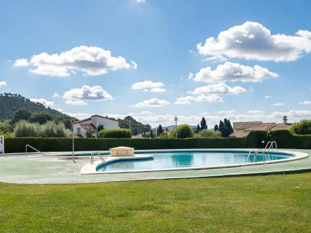 Encantadora casa a 4 vientos con gran parcela y vistas al Montgrí en Torre Gran L'Estartit