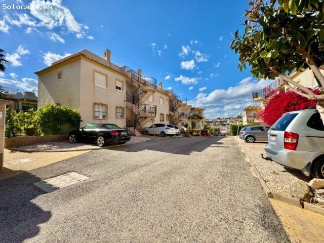 ENCANTADORA CASA ADOSADA EN LAS FILIPINAS, ORIHUELA COSTA
