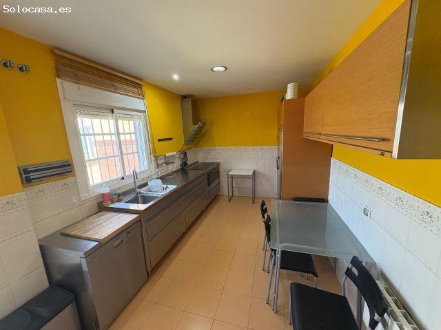 Encantadora Casa Amueblada con Amplias Comodidades y Excelentes Vistas