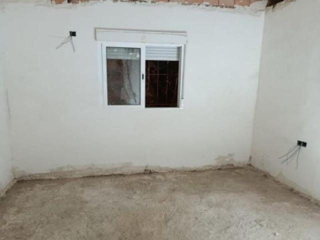 Encantadora Casa con Terreno en Cuevas Bajas, Almodóvar del Río por solo 80.000 €