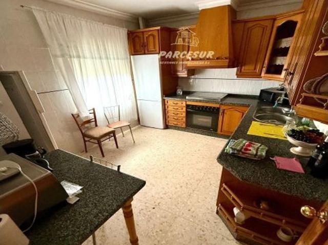 Encantadora Casa con Amplio Terreno en Cuevas Bajas por €150,000